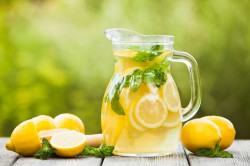 Утоляем жажду домашним лимонадом