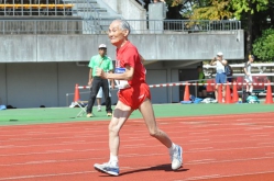 Сенсация: 105-летний японец пробежал 100-метровку за 42 секунды!