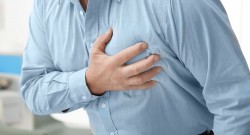 Специалисты назвали первые симптомы инфаркта, при которых срочно нужен врач