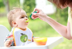 В России младенцы-аллергики могут остаться без специального питания
