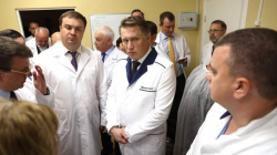 В Омск прилетел министр здравоохранения РФ
