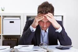 Медики выяснили, что стресс на работе может в несколько раз увеличить риск инсульта