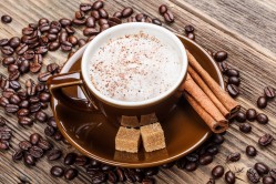 Медик рассказала об опасностях чрезмерного употребления кофе в холода