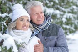 Пожилые люди зимой: как оставаться здоровыми и активными