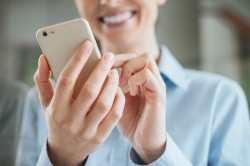Грязь на телефонах может привести к ушным болезням