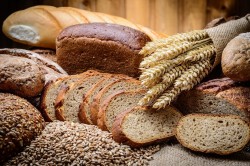 Медики развеяли миф о вреде белого хлеба для сердца и сосудов